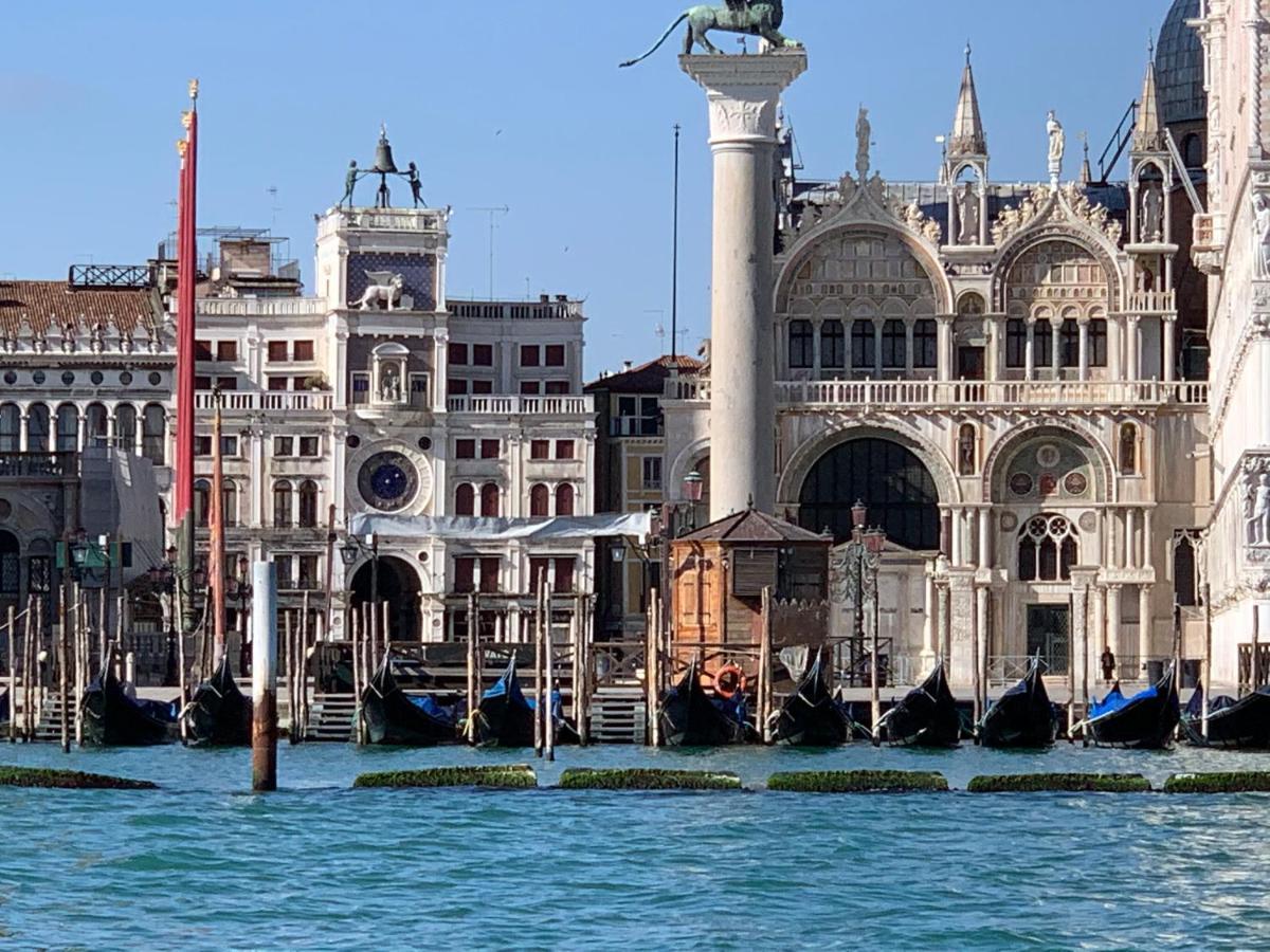 The Wolf House Hotell Venedig Exteriör bild