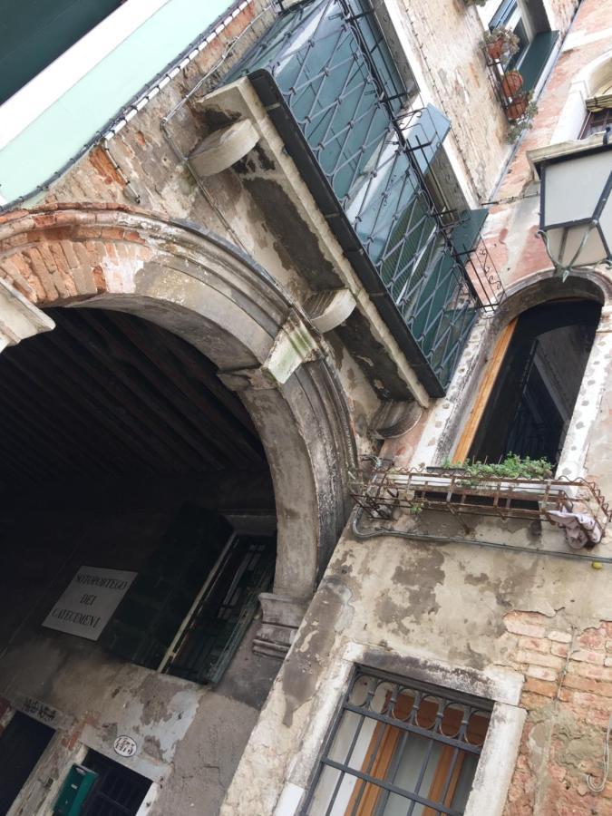 The Wolf House Hotell Venedig Exteriör bild