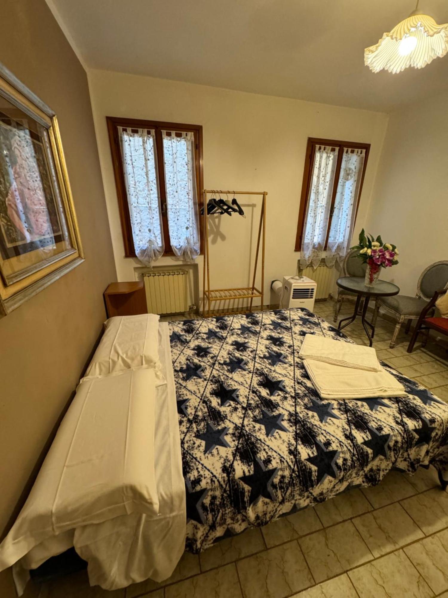 The Wolf House Hotell Venedig Exteriör bild